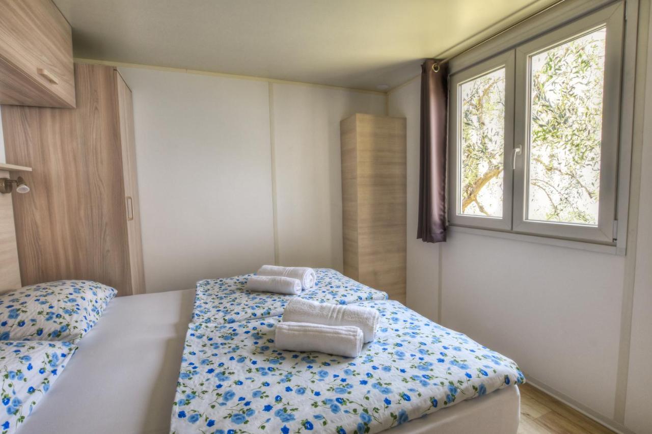 קסטלטו די ברנזונה Agricampeggio Relax Maxicaravan מראה חיצוני תמונה