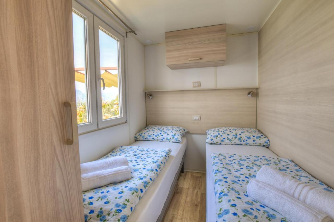 קסטלטו די ברנזונה Agricampeggio Relax Maxicaravan מראה חיצוני תמונה